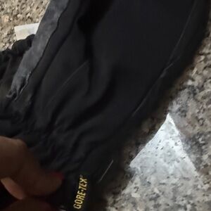 Gore Tex black Winter Mittens with Straps good condition